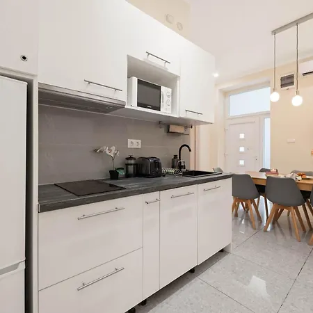 Daire Dream In Budapest-2br Retreat On Kiraly St *