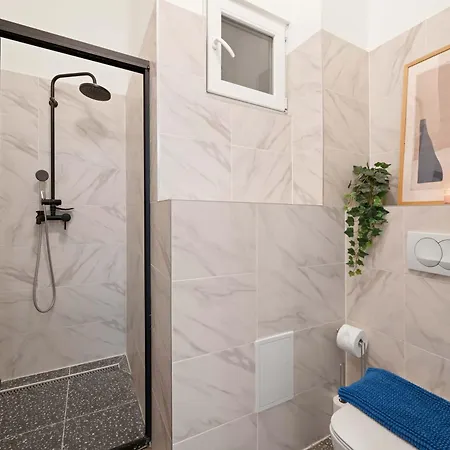 Dream In Budapest-2br Retreat On Kiraly St Budapeşte
