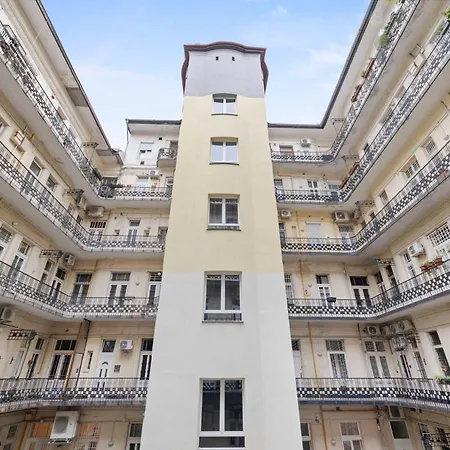 Dream In Budapest-2br Retreat On Kiraly St Apartment Budapest