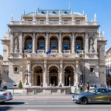 Dream In Budapest-2br Retreat On Kiraly St Daire *