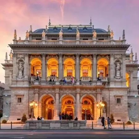 Dream In Budapest-2br Retreat On Kiraly St * Budapest